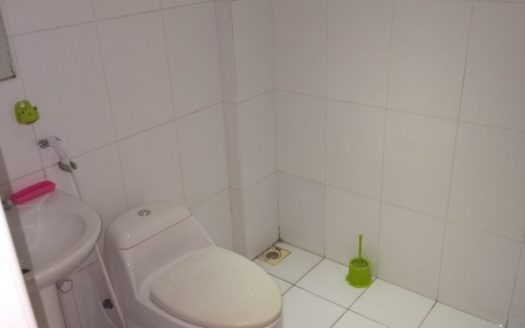 01 DBL room from a 02 Bedroom Apartment